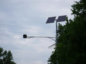 Вуличне освітлення на сонячних панелях